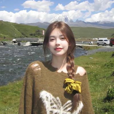 触碰的双手